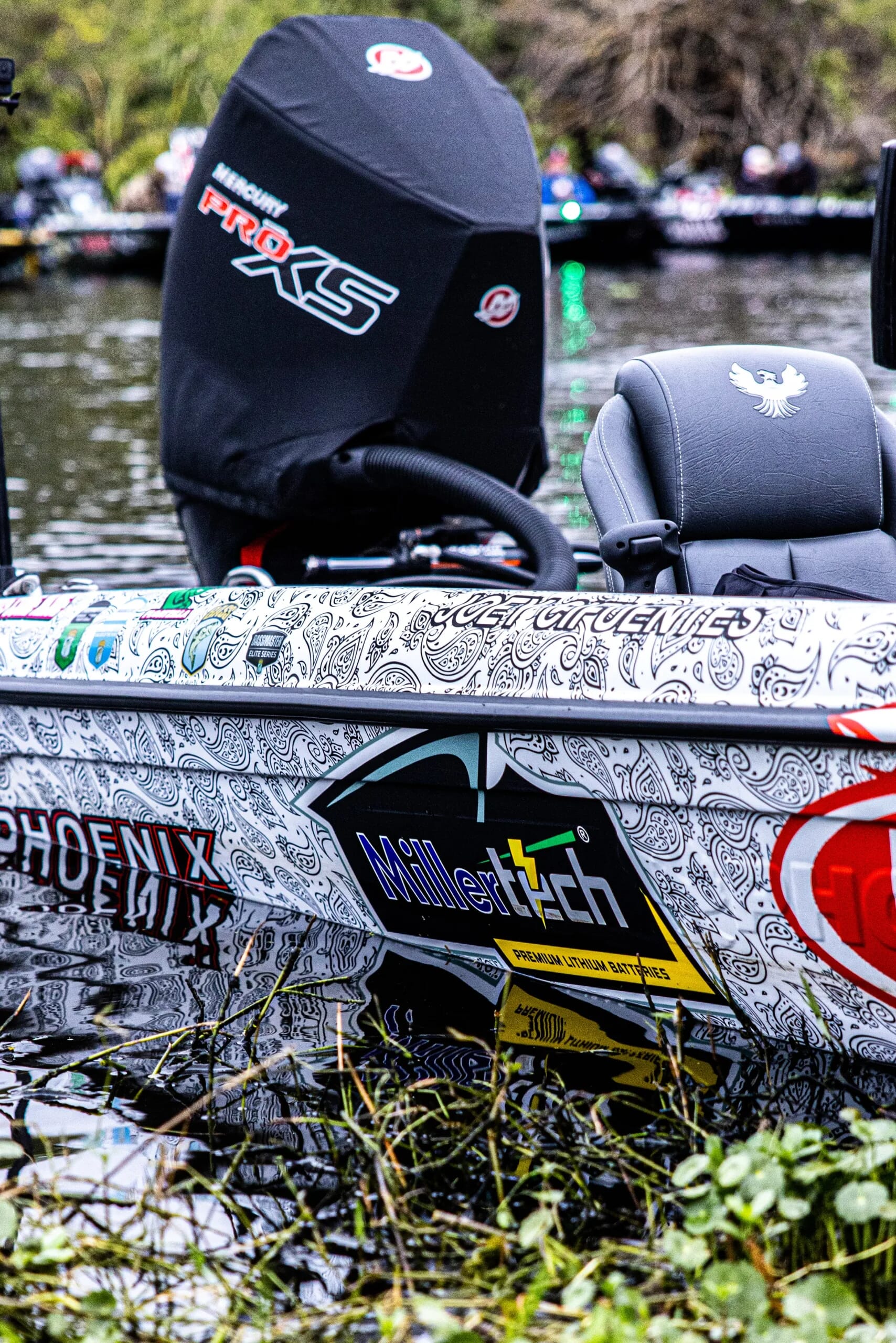 Close up millertech logo boat wrap Joey